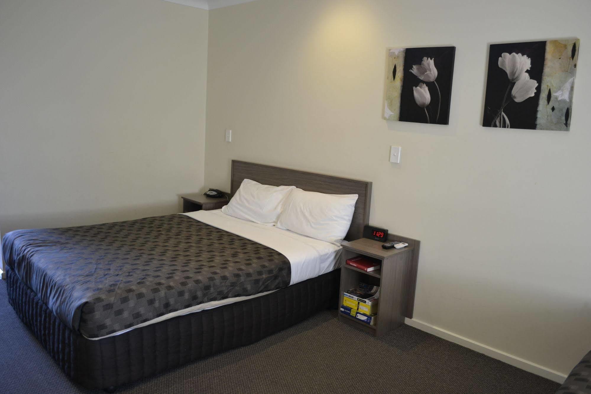 Werribee Motel&Apartments Buitenkant foto